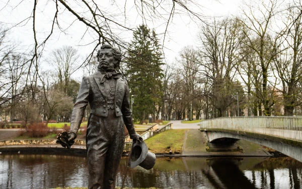 “Latvia was colonized by Germany and Russia”: the Riga City Council continues the war with monuments