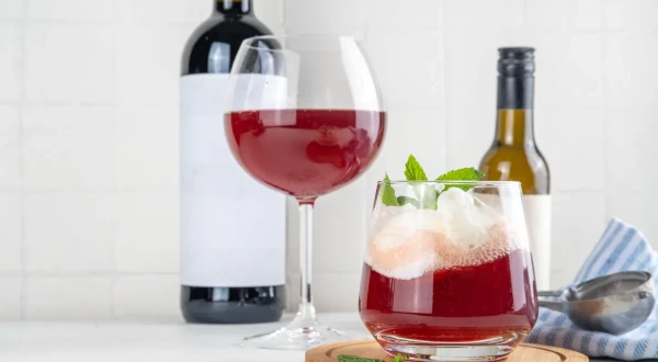 Ice Cream with Red Wine — A New Dessert Trend: How to Make Your Own?