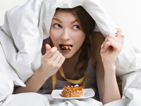 5 Ways to Reduce Cravings for Sweets and Fast Food: How Not to Overindulge in Unhealthy Food