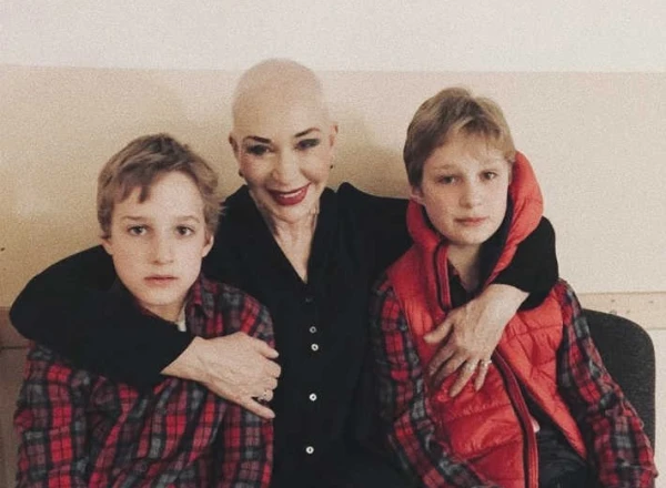 Артистка с внуками Иваном и Григорием.