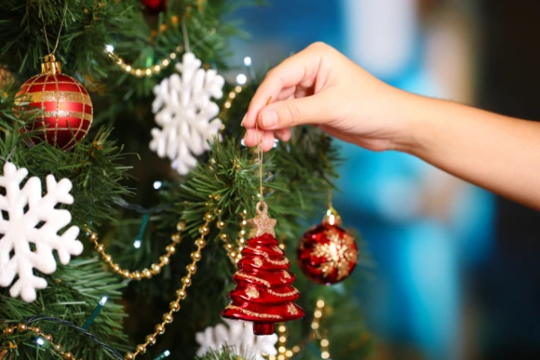 How to Check Christmas Ornaments Before Buying?