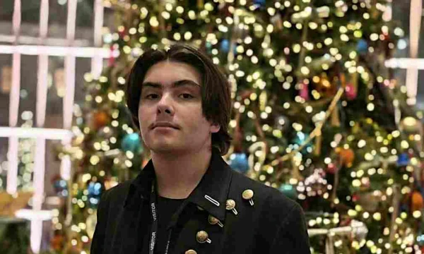 Сейчас звездному наследнику уже 17 лет.