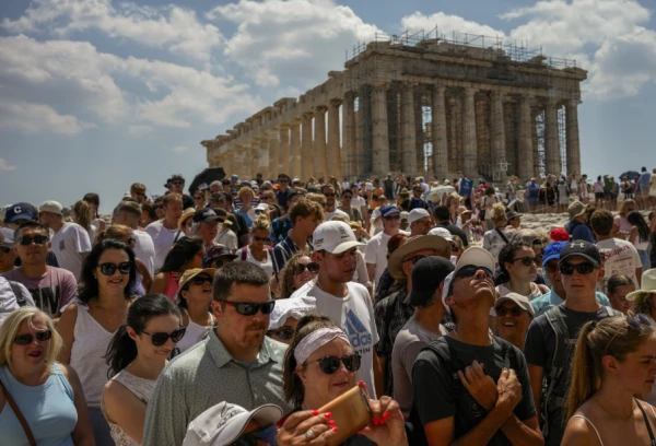 Античные красоты манят туристов из-за океана.