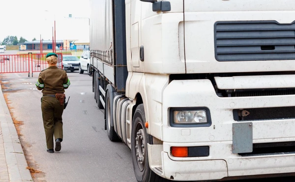 Losses are growing: Lithuanian trucks stuck for a long time in Belarusian impound lots