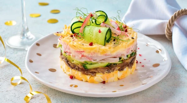 Salad with Imitation Crab Sticks and Fried Mushrooms: An Original and Delicious Recipe