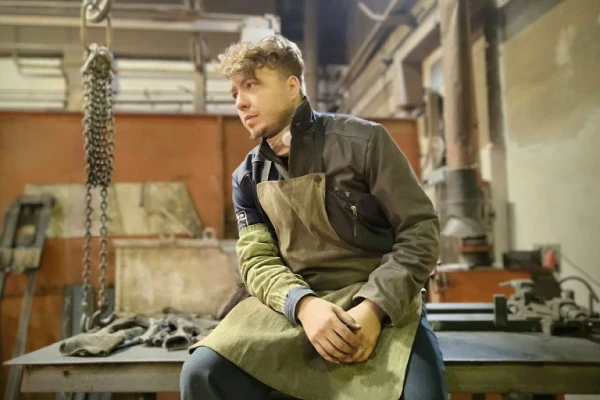 Рабочая карьера Романа продолжалась недолго.