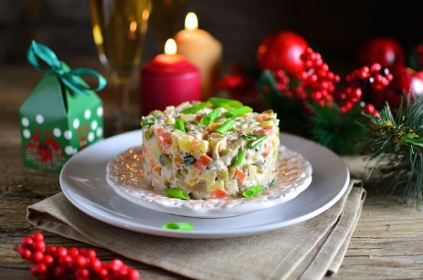 All at the Table! How Elderly People Can Celebrate Without Harming Their Health