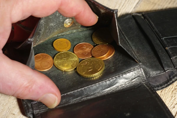Residents are just throwing money on the ground: Latvia is the last of the Baltic countries to have one and two cent coins