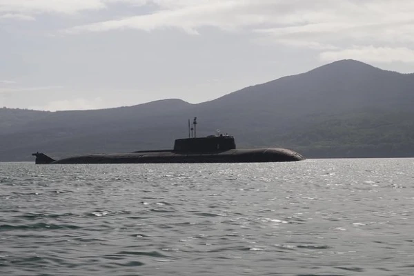 Russian Submarine Surprises the U.S. - Media