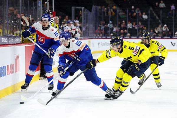 WJC 2026. In the opening match of the youth world forum, the Swedish team overcame the resistance of their peers from Slovakia