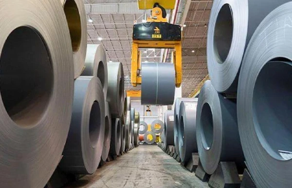 Ранее сильнейшая отрасль Пятой Республики находится в системном кризисе.