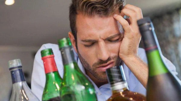 The Narcologist Highlighted the Most Risky Methods for Dealing with a Hangover