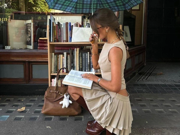 Между главными героями обязательно должна быть прописана горячая любовная линия.