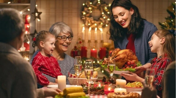 How to Recognize Early Signs of Dementia in Elderly Relatives at the New Year's Table