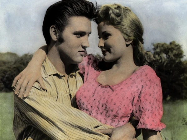 Элвис Пресли и его первая настоящая любовь Дебра Пейджит.