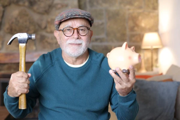 6263 unemployed people of pre-retirement age registered in Latvia