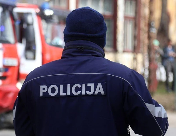 The police plan to purchase ceremonial and officer uniforms with accessories for 2.4 million euros
