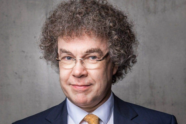 Внешне его не заподозришь в симпатиях к Гитлеру.