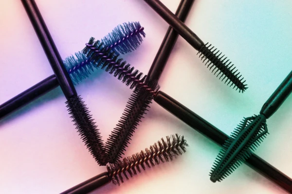 The Brush Matters: Choosing the Perfect Mascara Not Just by Effect