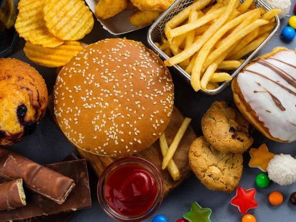 British Producers Banned from Advertising Cakes and Ice Cream During the Day