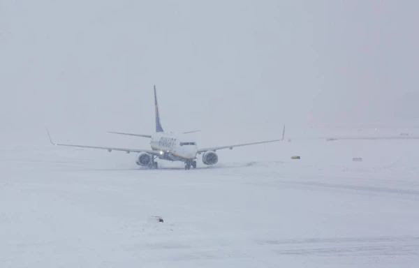 Due to the snow collapse in Amsterdam, airBaltic canceled 36 flights in a week