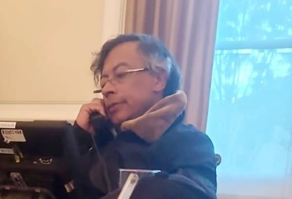 Густаво Петро говорит с Дональдом Трампом.