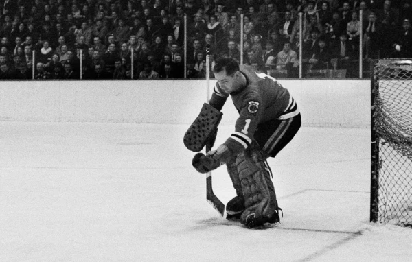Legendary goaltender, the only one in the NHL to play more than 500 consecutive games, has passed away