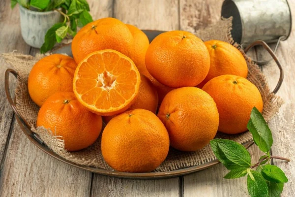 How to Preserve Youth and Avoid Weight Gain: A Nutritionist on the Benefits of Mandarins