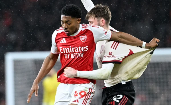 English Premier League. Arsenal and Liverpool fail to score against each other