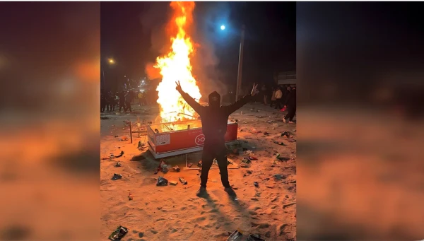 The Transport and Trash Burn Across the Country: Iran's Leader Claimed U.S. Interests in the Unrest