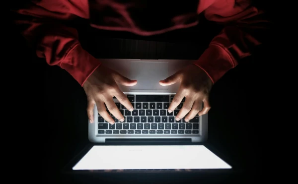 Зверь из сети преследовал самых слабых.