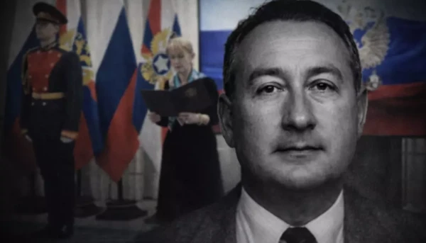 Мсье Пак большую часть жизни был человеком с двойным дном.