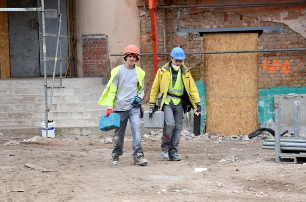 Instead of a Holiday Effect - Defects: Business Calls for Reducing the Number of Days Off in Latvia