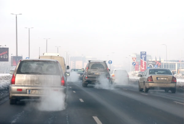 There is no reason to criticize slow drivers in winter — low speed warns of risk