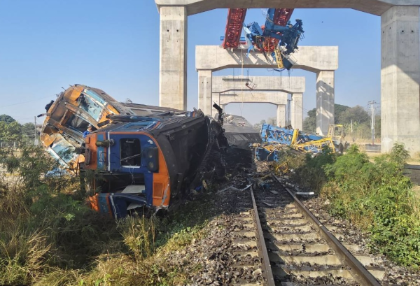 Train Disaster in Thailand: Casualties Reported | BB.LV