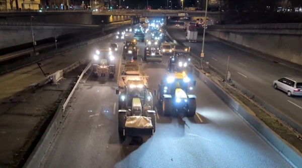 50 Farmers Arrested in France After Breaking into Ministry Building