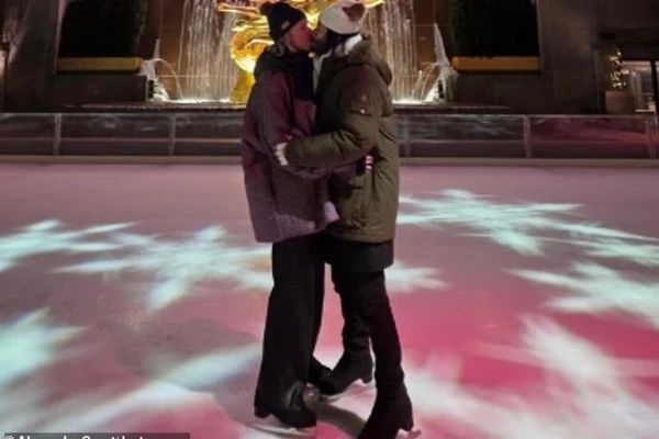 Keanu Reeves Set Up a Romantic Date at the Ice Rink by Rockefeller Center for Alexandra Grant