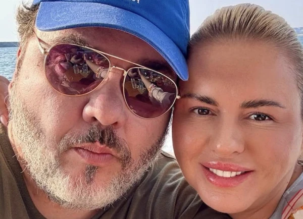Semenovich Organized a Spicy Birthday for Her Boyfriend with Dancers: Photos