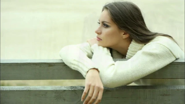 Life as One: Advantages and Challenges of a Woman Outside of Relationships