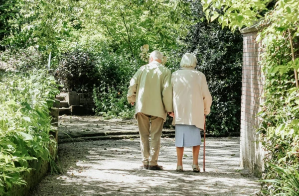 91-year-old man and 90-year-old woman had the wedding of their dreams