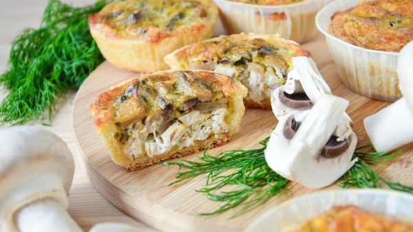 French Quiche with Chicken and Mushrooms: Hearty Pie for Lunch and Dinner