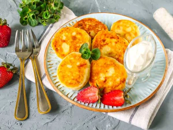 How to Make Fragrant Cheese Pancakes with Mandarins: The Perfect Breakfast