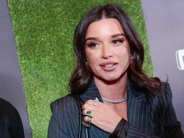 Такой красотке не нужен скальпель.