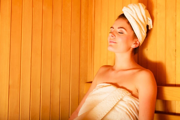 How to Maintain Hair Health When Visiting a Sauna