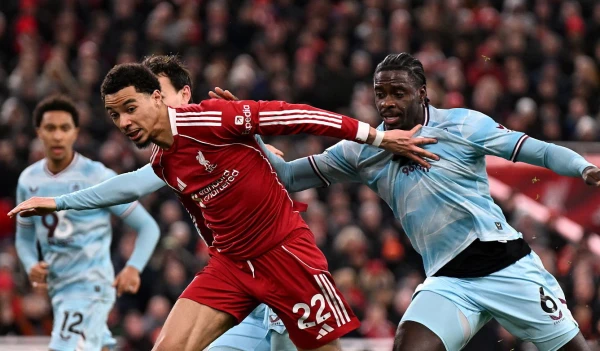 English Championship. Liverpool could not defeat Burnley at home