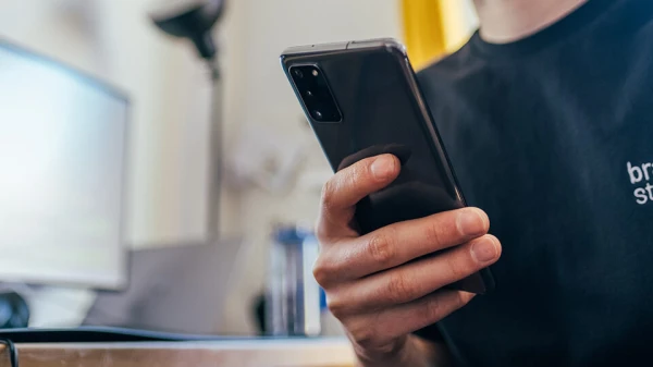 The Most Useless Smartphone Features Listed