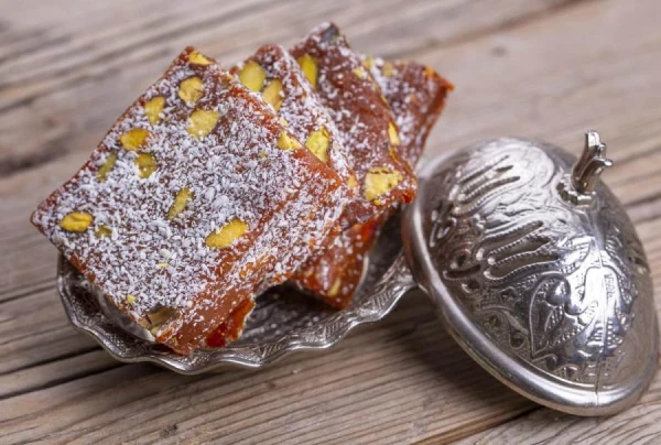 How to Create the Original Turkish Dessert "Jezerye" Without Baking