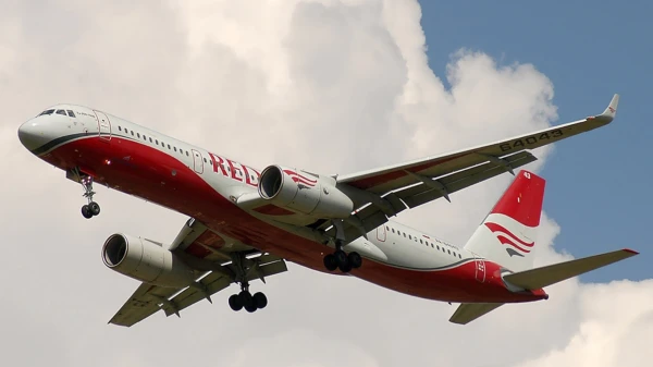 Ту-204-100В авиакомпании Red Wings.