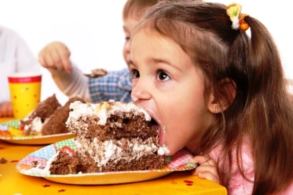 What to do if a child eats nothing but sweets?