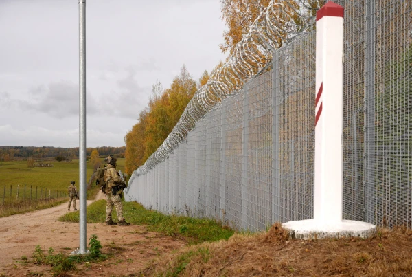 Transit Yard for Illegal Immigrants: Lithuanian Border Guards Correct Latvian Colleagues' Mistakes